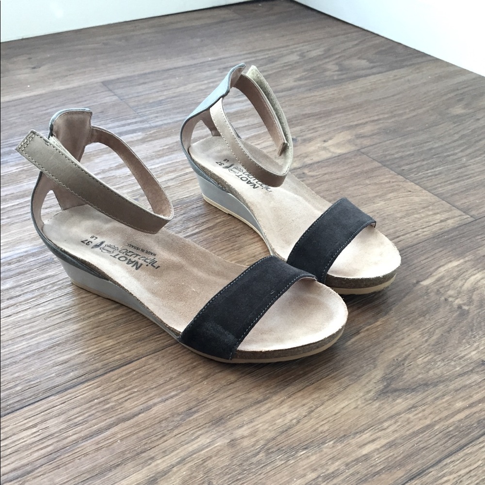 Naot womens size 37 Pixie sandals.